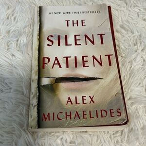 The Silent Patient by Alex Michaelides